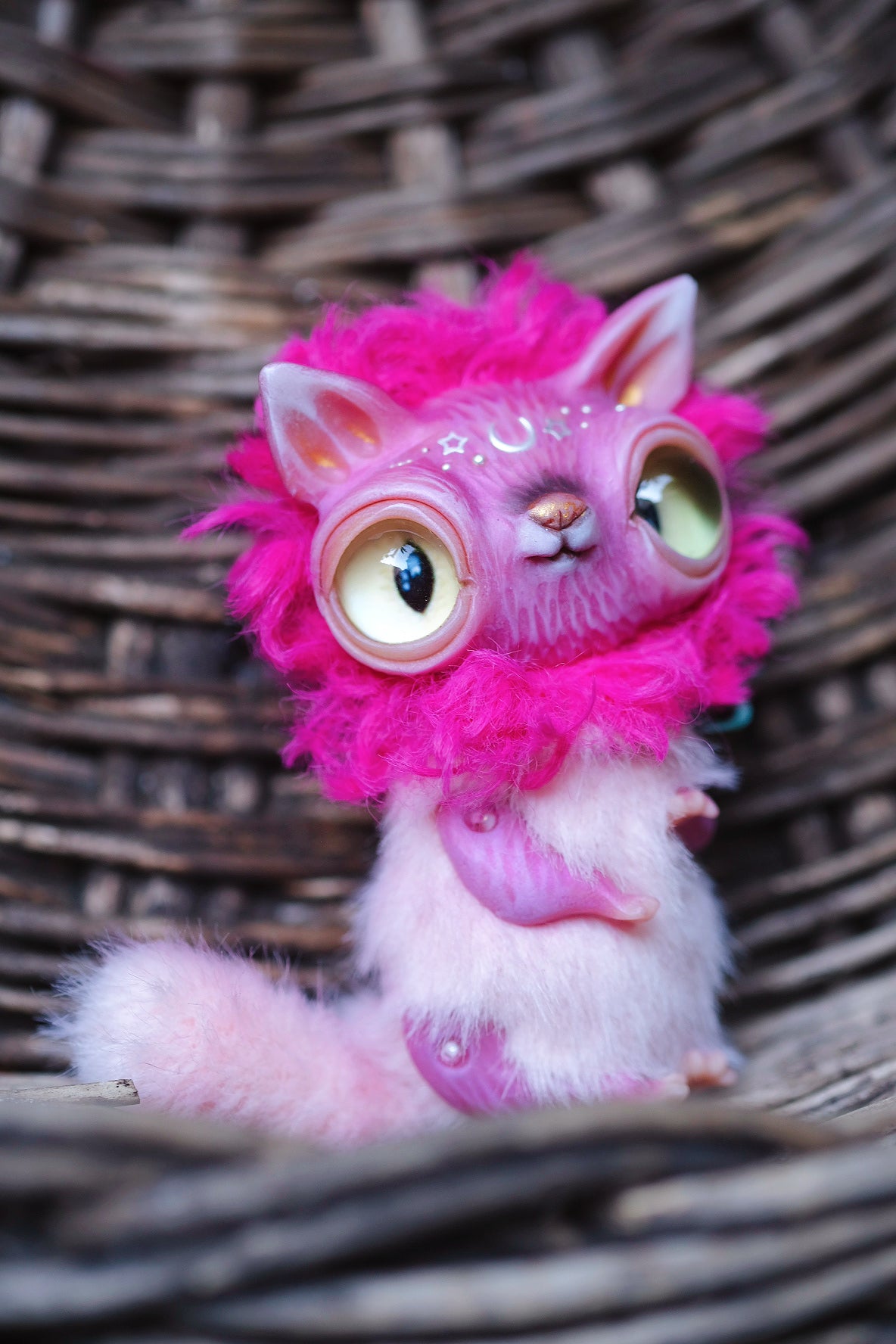 Magenta Crescent Cat